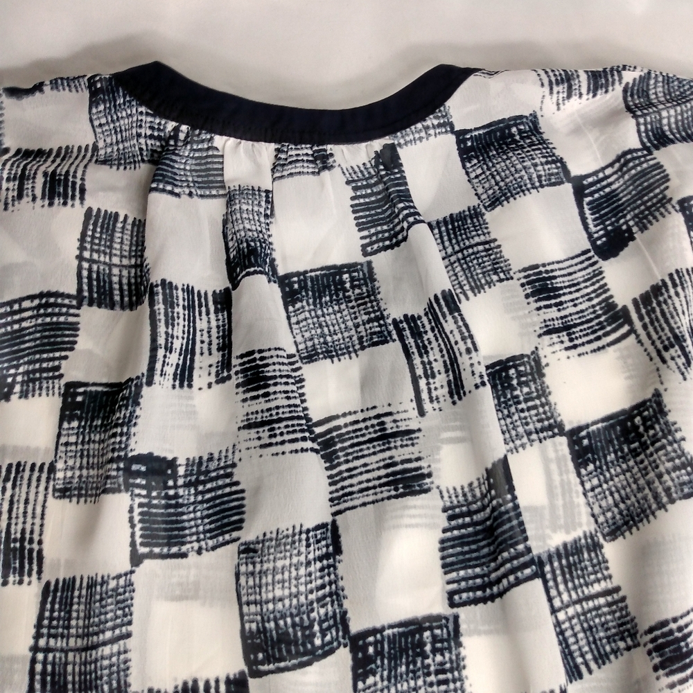 Banana Republic Sheer V-neck Blouse XS - Picture 4 of 7